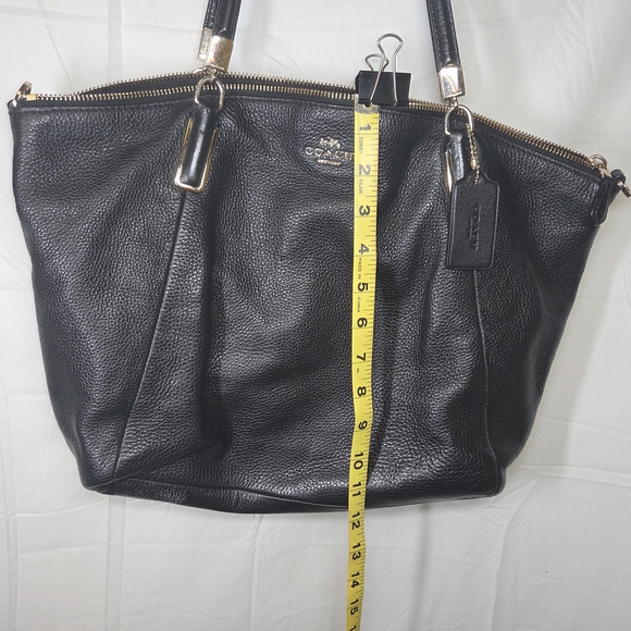 Coach Black Leather Tote Bag Zipper Closure Gold Accents Leather Coach Tag - Picture 9 of 13